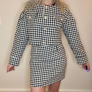 Houndstooth matching jacket and skirt in size 4